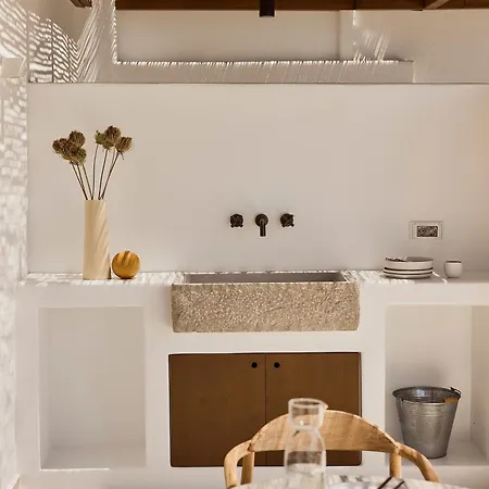 Πανσιόν Ostraco 4*