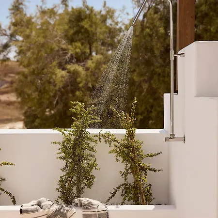 Ostraco Πανσιόν 4*